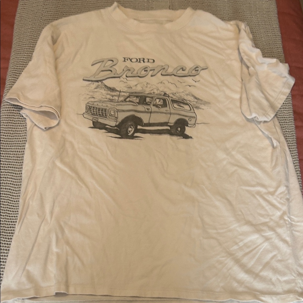 Ambercombie and Fitch Ford Bronco Cream Short Sleeve Tee